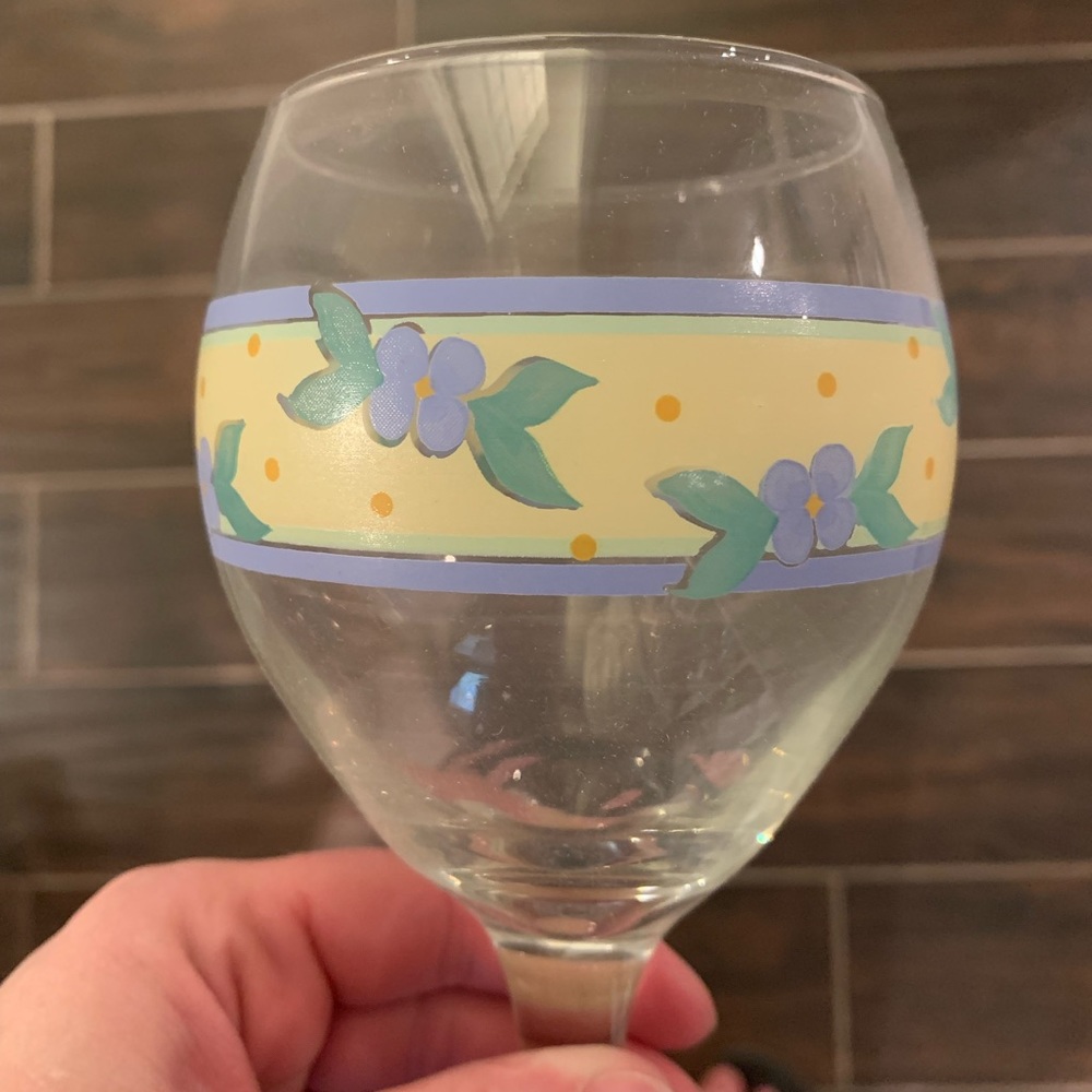 4 New Pfaltzgraff Summer Breeze wine glasses